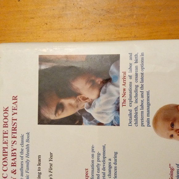 Mayo Clinic Complete Book of Pregnancy & Baby's First Year - Hardback 750 pages - Picture 4 of 10